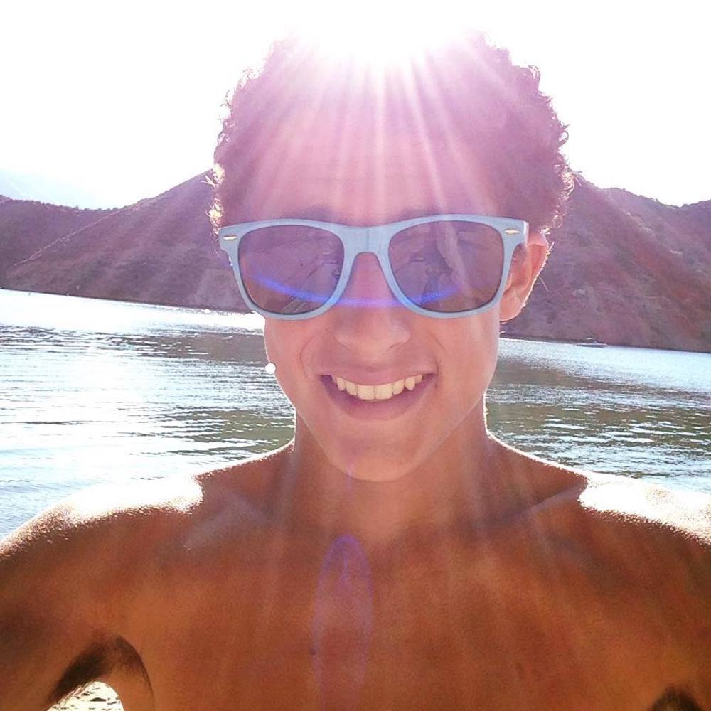 Meet your Posher, Max